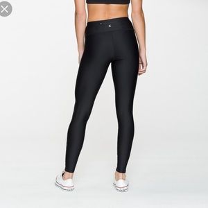 black workout leggings